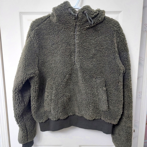 Lululemon Olive Textured Fleece Half Zip - Picture 1 of 2